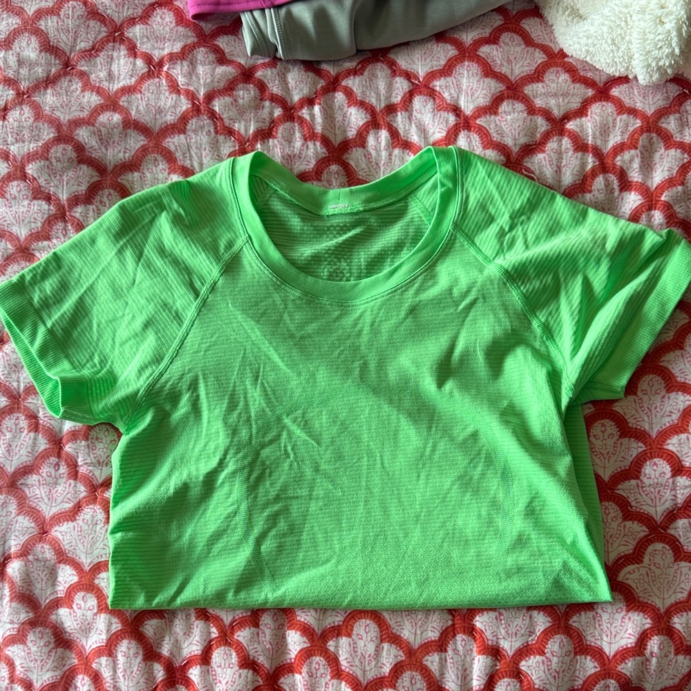 LULULEMON GREEN SWIFTLY TECH